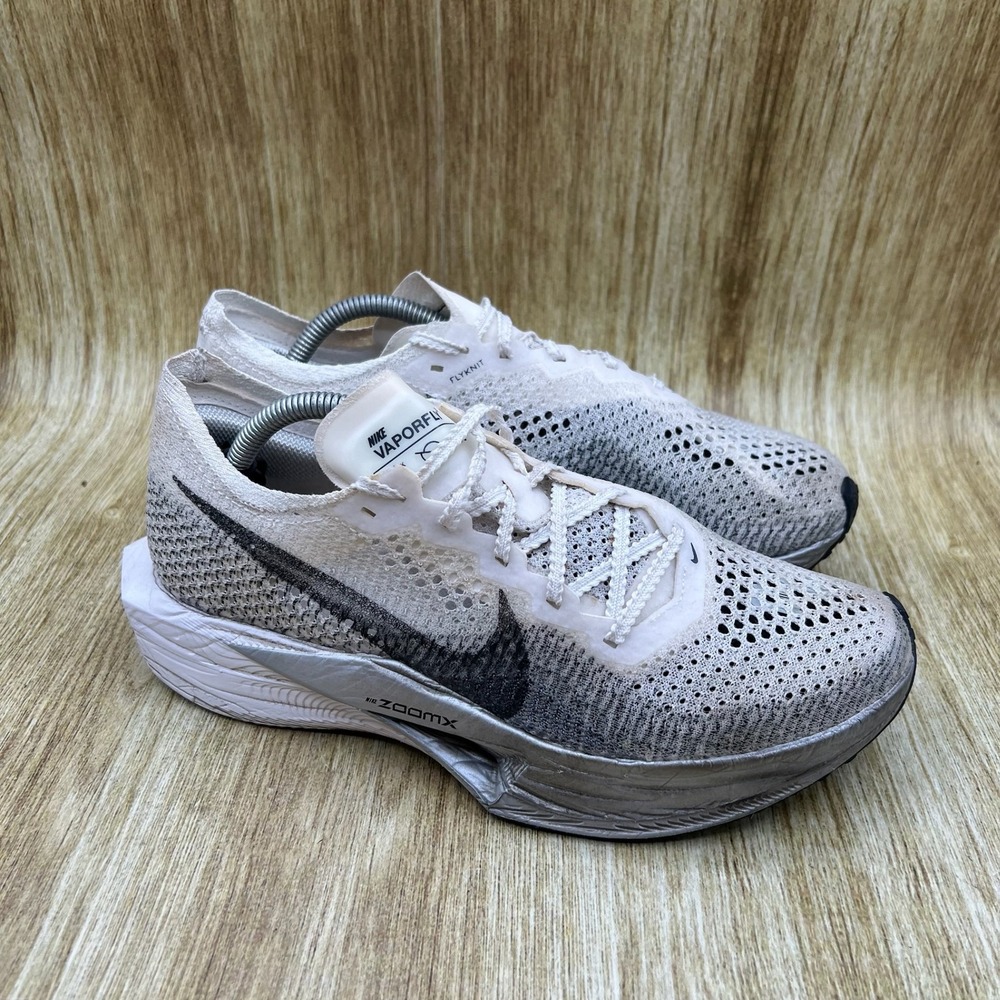 Nike ZoomX Vaporfly Next % 3 Women's Size 8 Silver Gray Shoes DV4130-800